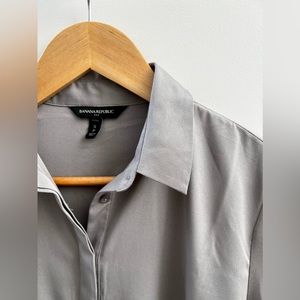 🌸2for$15 - Banana Republic button down shirt, size S